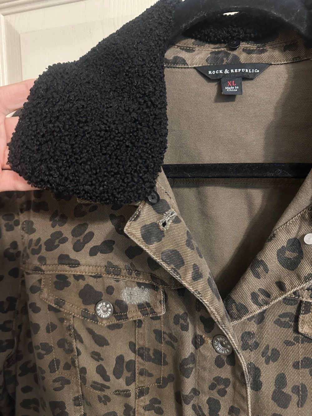 Rock & Republic Brown Leopard-Print Jean Jacket w Black Sherpa Collar, Sz XL - Picture 4 of 15